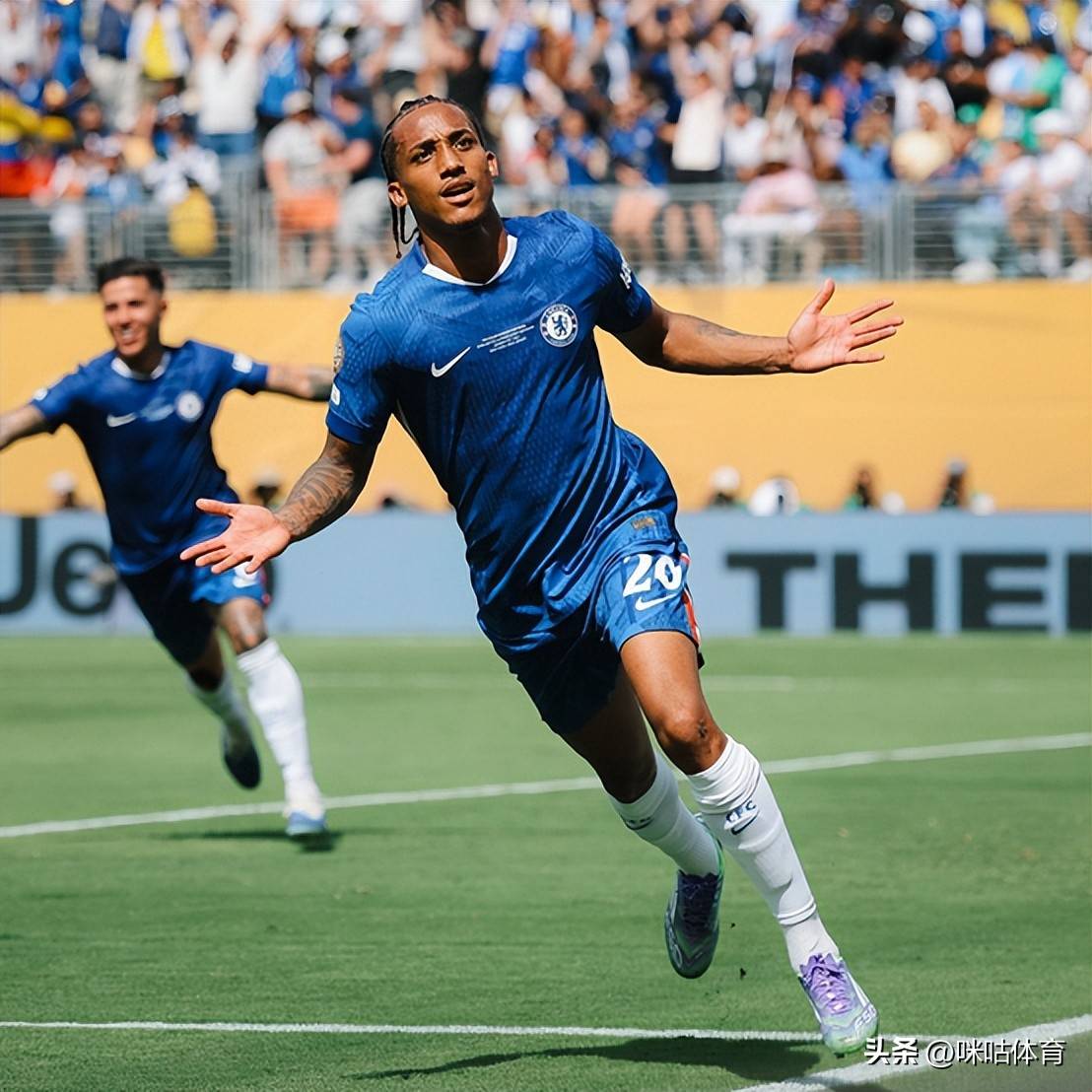 球队年轻新秀崭露头角,成为锋线利器 球队年轻新秀崭露头角,成为锋线利器