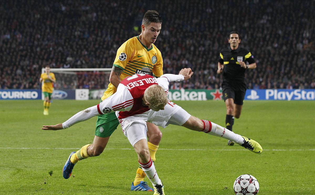 阿贾克斯状态火热,攻势如潮 阿贾克斯状态火热,攻势如潮