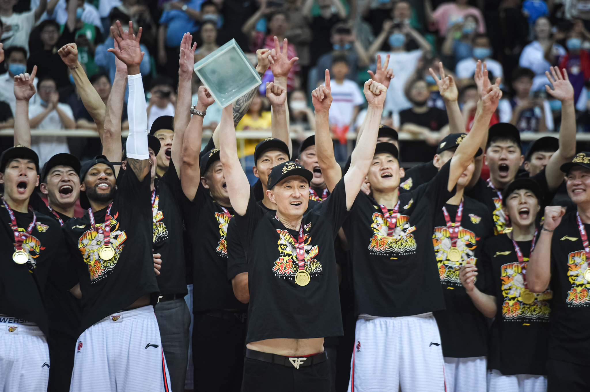 aoa体育体育官网-包含CBA新赛季开幕战阿尔法-卡巴球员斩获多项荣誉的词条