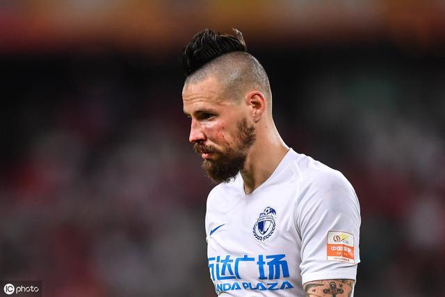 深圳佳兆业客场逆转大连一方，实现惊喜