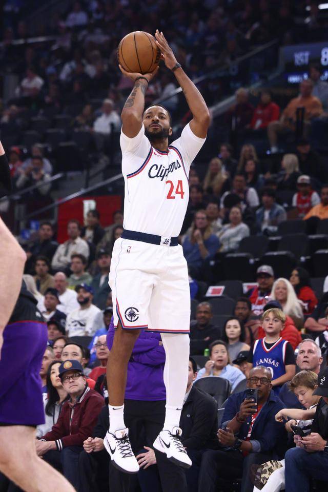 aoa体育体育直播-快船擒76人豪取七连胜