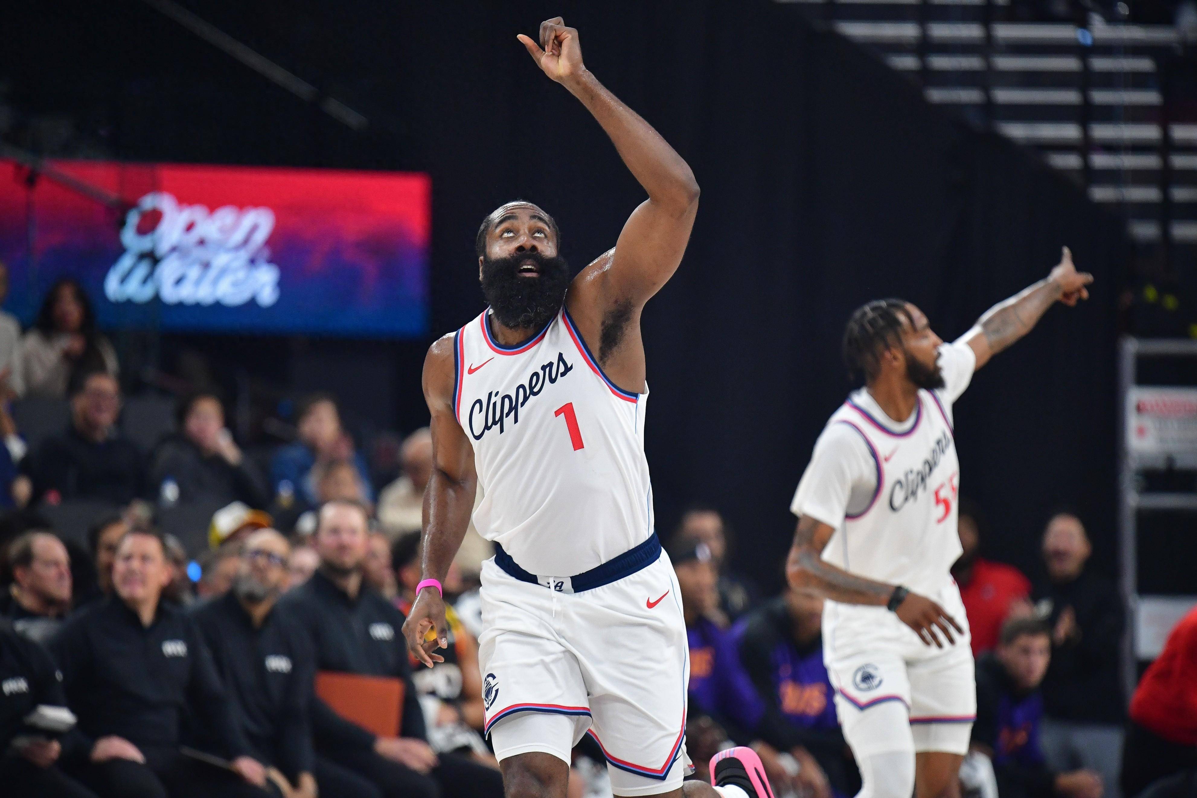 火箭大胜篮网,哈登三双表现抢眼 火箭大胜篮网,哈登三双表现抢眼