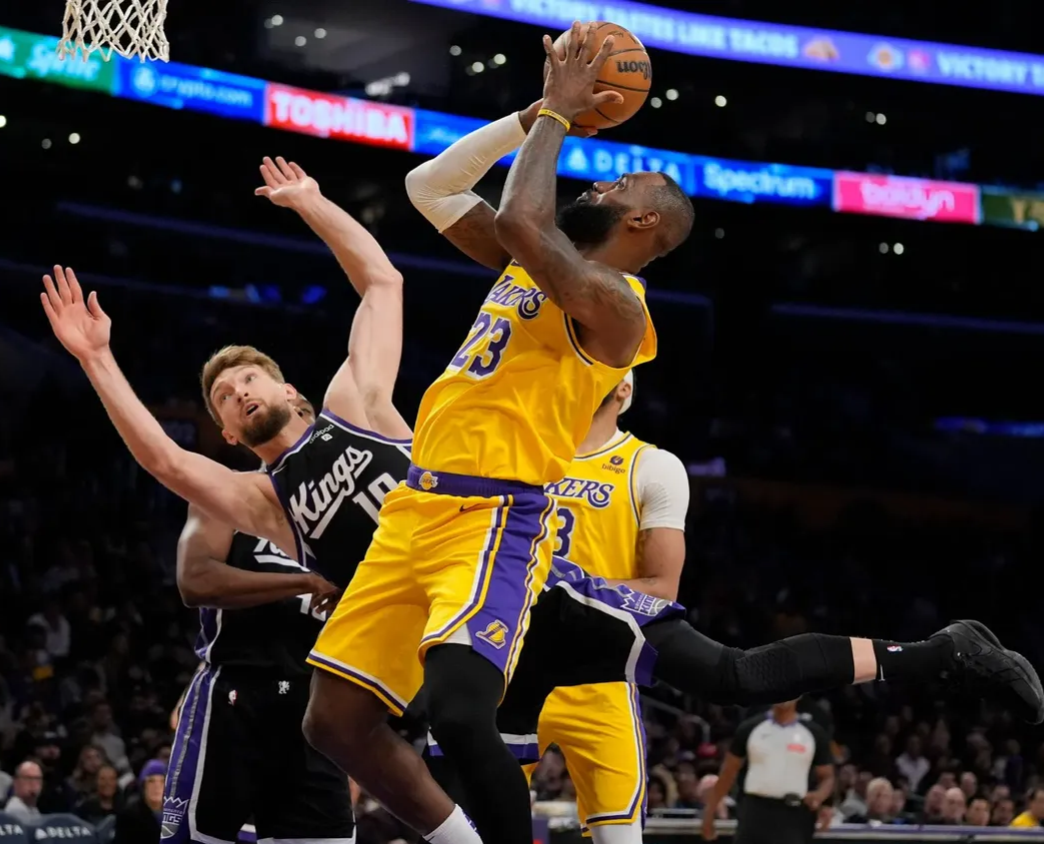 詹姆斯砍下50分逆转篮网 詹姆斯砍下50分逆转篮网