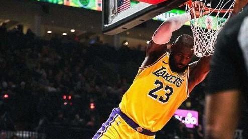 aoa体育体育平台-湖人负开拓者，詹姆斯状态低迷