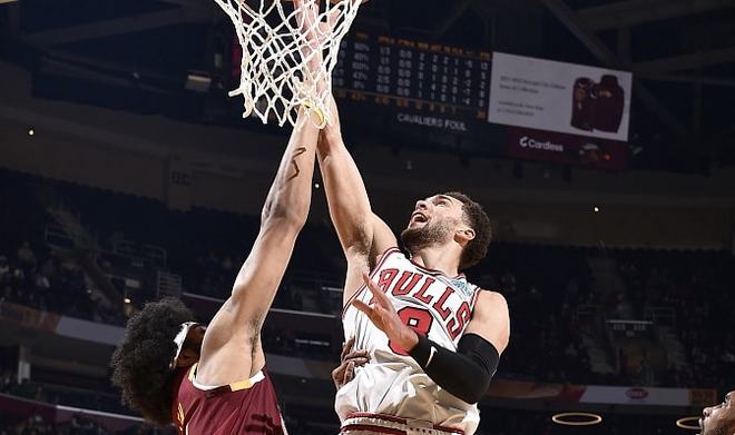 雄鹿逆转骑士成功,逐渐跻身前列 雄鹿逆转骑士成功,逐渐跻身前列