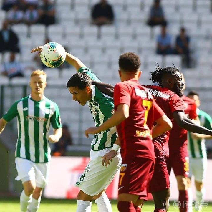 亚特兰大神锋疯狂连续进球,领跑射手榜的简单介绍 亚特兰大神锋疯狂连续进球,领跑射手榜的简单介绍