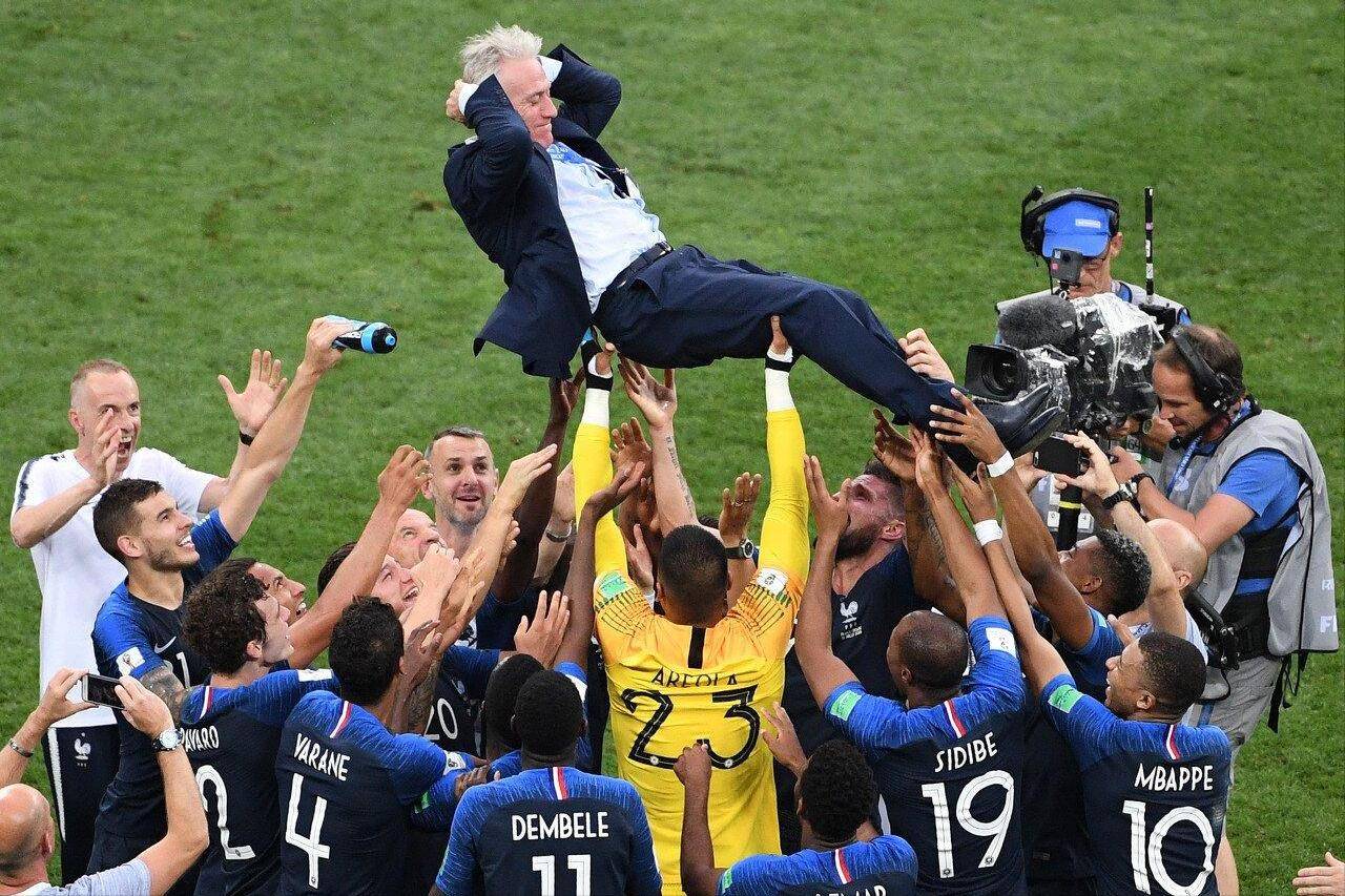 法国队在欧洲杯赛场上大获全胜 法国队在欧洲杯赛场上大获全胜